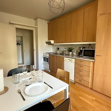 A Cozy Two Bed Near The Riverside *