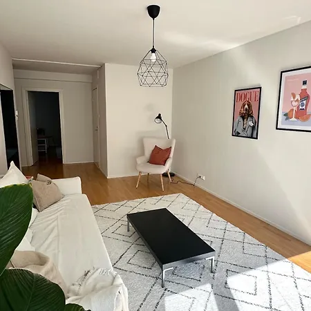 A Cozy Two Bed Near The Riverside 公寓